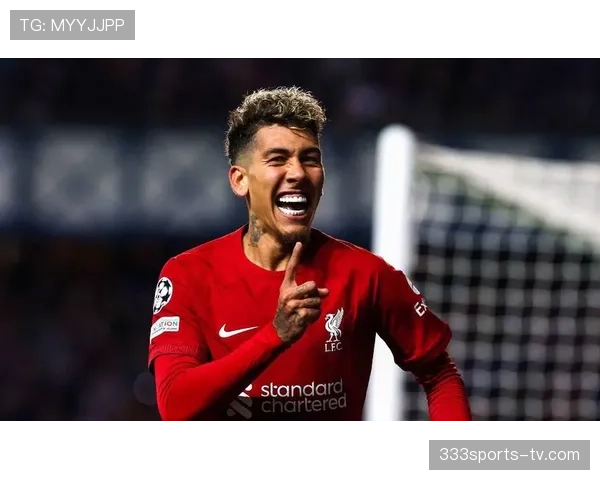 菲尔米诺与本泽马：伪九号功能分化，前者更重回撤组织，后者趋向禁区终结