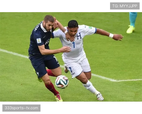 凯恩与本泽马对比：策应能力差距与战术角色解析