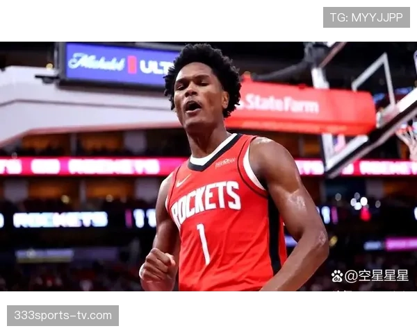 威金斯无球跑动提升球队三分火力 拉开防守空间明显增强