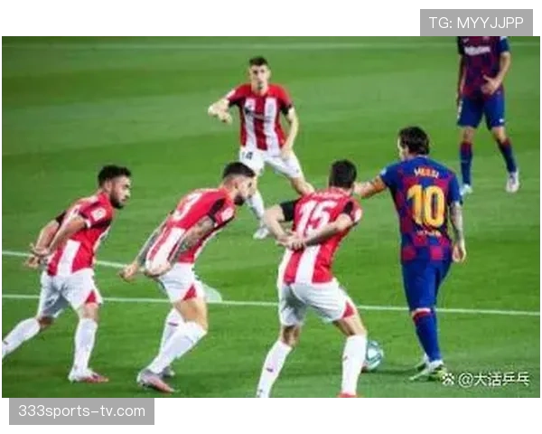 巴萨表面有竞争力实则问题显现，强强对话表现波动对争冠形势产生影响